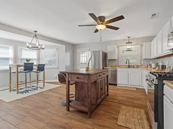 1022 Beach View St, Norfolk, VA 23503