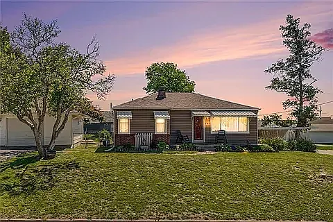 401 Maple Ave Photo 1