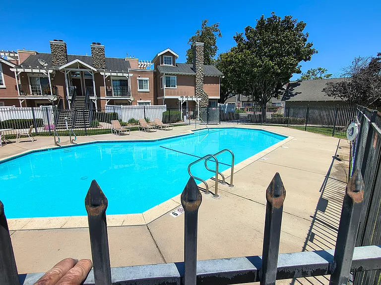 2477 S Village Green Dr — Photo 27