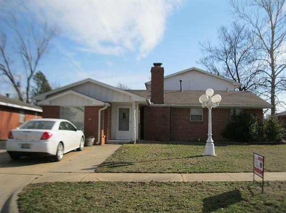 1st image of 708 Redwood Dr