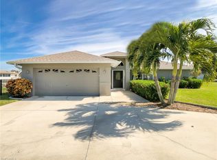3721 SE 12th Pl, Cape Coral, FL 33904