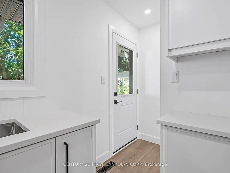 32 Braemar Cres — Photo 22