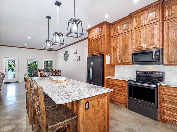 5th image of 10251 Cliff Dr