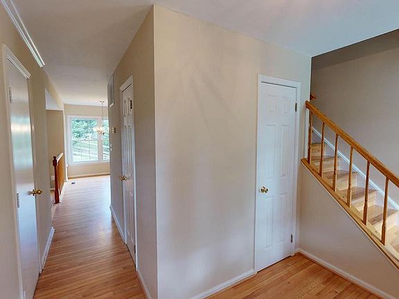 4th image of 13609 Hartsbourne Dr