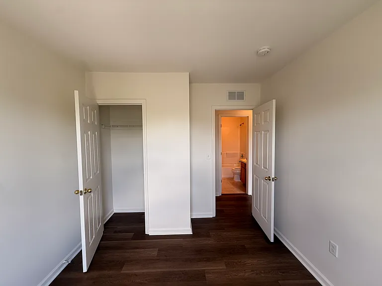 739 Centre St — Photo 17