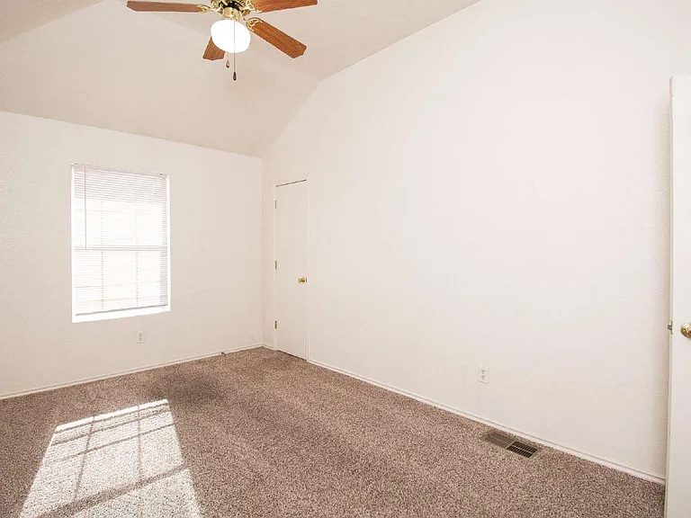 4003 Pilgram Dr #D — Photo 11