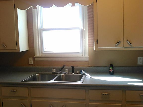 4th image of 306 N Fairland St