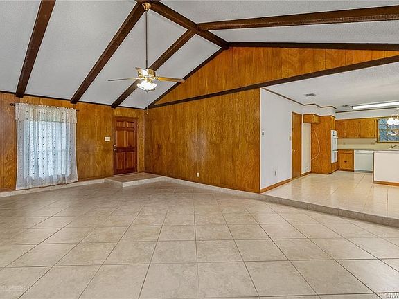 3rd image of 203 Wellington Dr