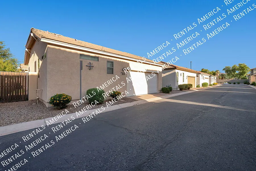 Power Ranch Home — Photo 4