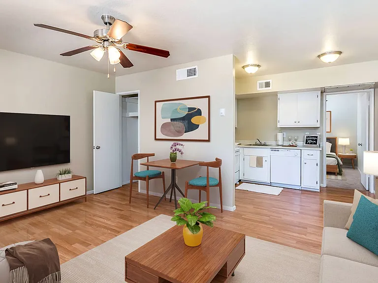 Escondido Apartments — Photo 23