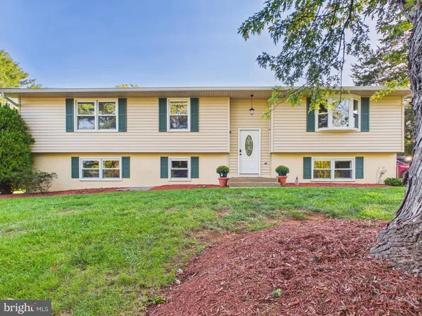 300 Oak Grove Ln, Stafford, VA 22556
