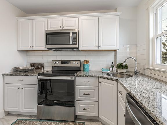 4th image of 4 Roslyn Street Ct