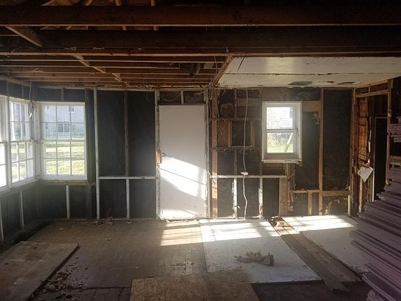 4th image of 1416 Lowe Dr