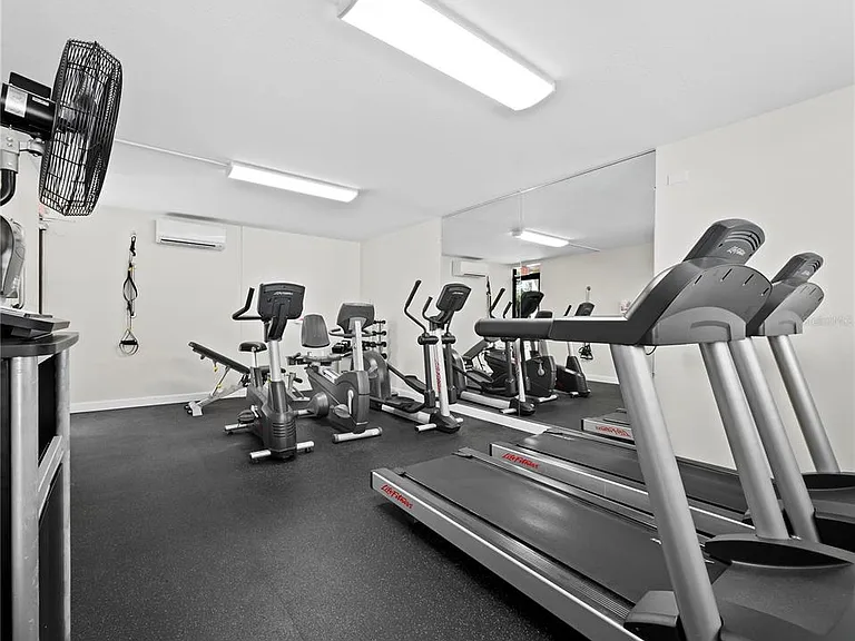 420 Beach Rd #502 — Photo 32