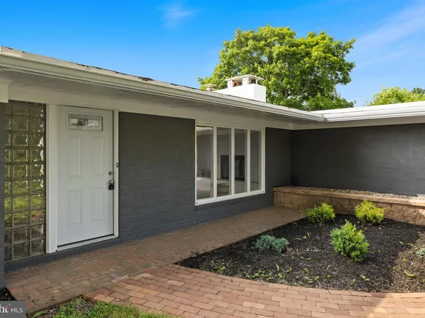 98 Church Rd, Titusville, NJ 08560