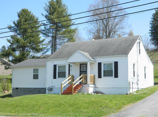 903 Chatham Hill Rd, Marion, VA 24354