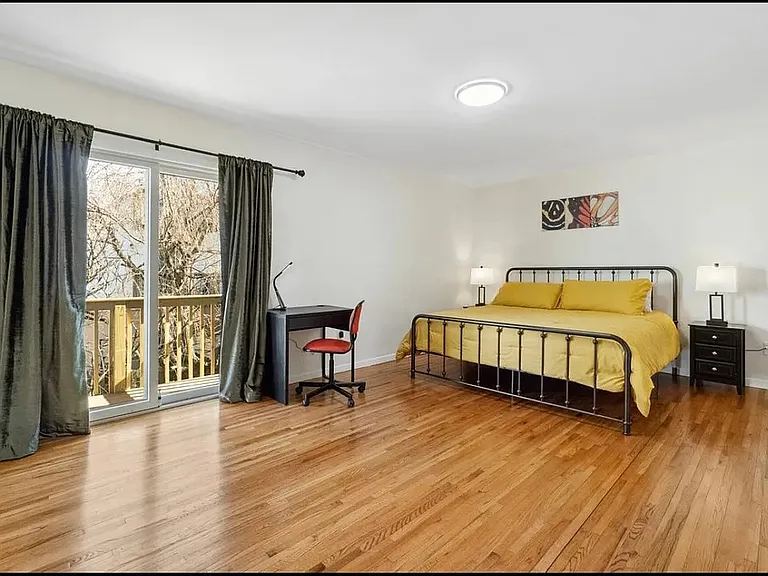 MASTER BEDROOM - PIC3