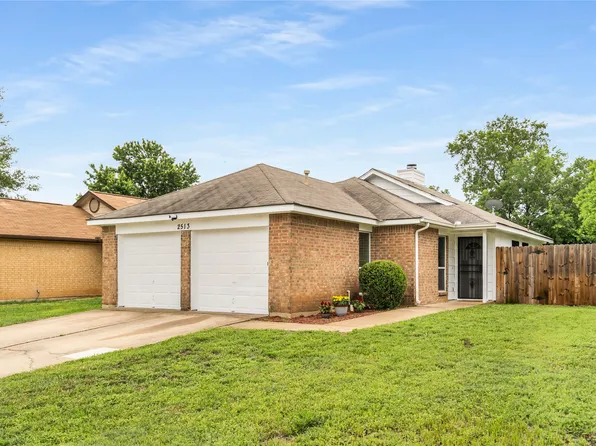 2513 Butterfield Dr, Fort Worth, TX 76133