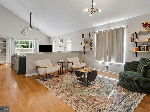4th image of 1017 Shira Ct