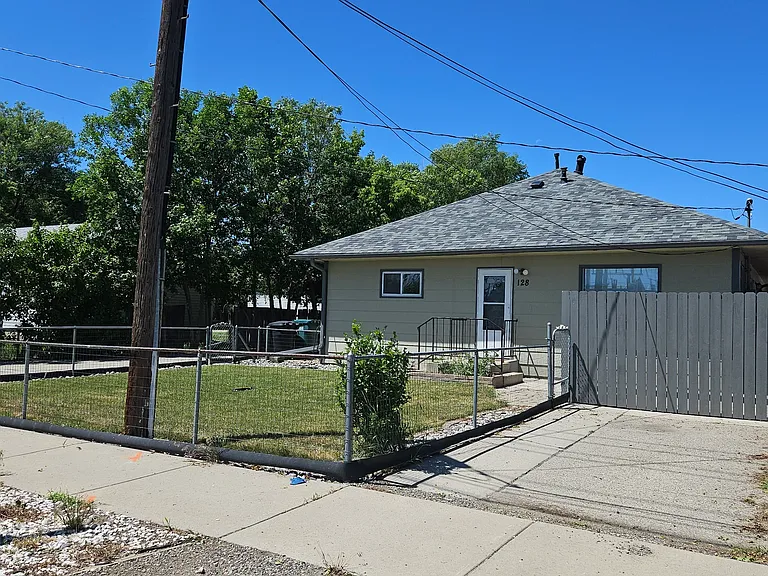 128 Rhea Ln — Photo 2