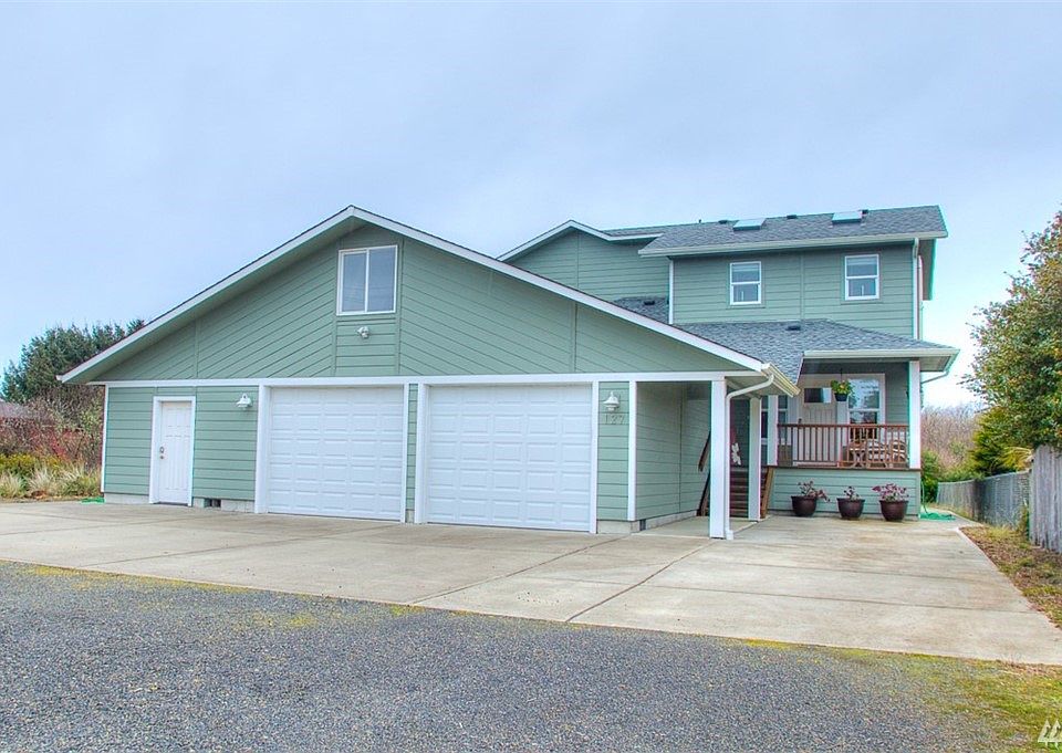 1st image of 127 Sand Dune Ave NW