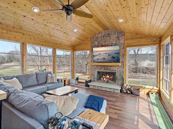 9116 Creek Way, Savage, MN 55378