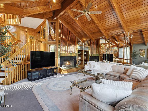 2nd image of 1201 Pinnacle Ct
