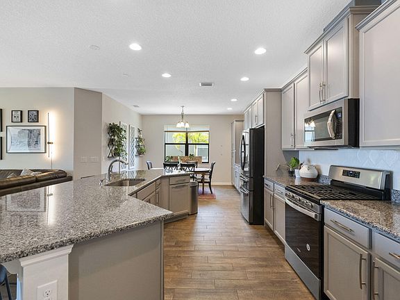 5th image of 3805 Archdale St