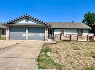 1210 SW Dean Dr, Grain Valley, MO 64029
