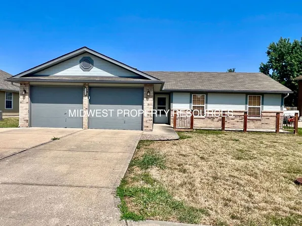 1210 SW Dean Dr, Grain Valley, MO 64029