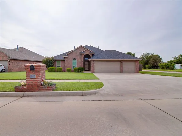 1201 W Churchill Way, Mustang, OK 73064