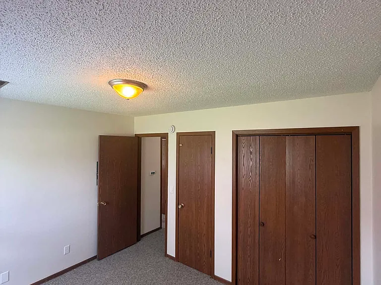 340 S Yorktown Pike — Photo 11