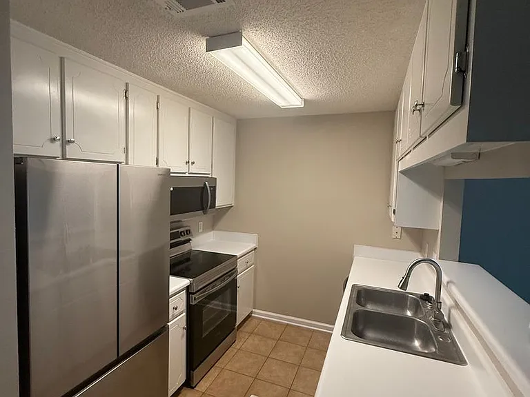 123 Woodberry Dr — Photo 3