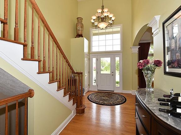 4th image of 418 Saint Andrews Ln