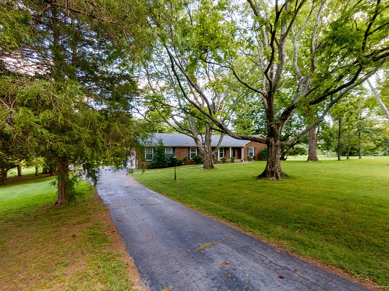1735 Cedarcroft Dr — Photo 11
