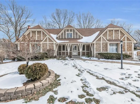 301 NW Briarcliff Cir, Camden Pt, MO 64116