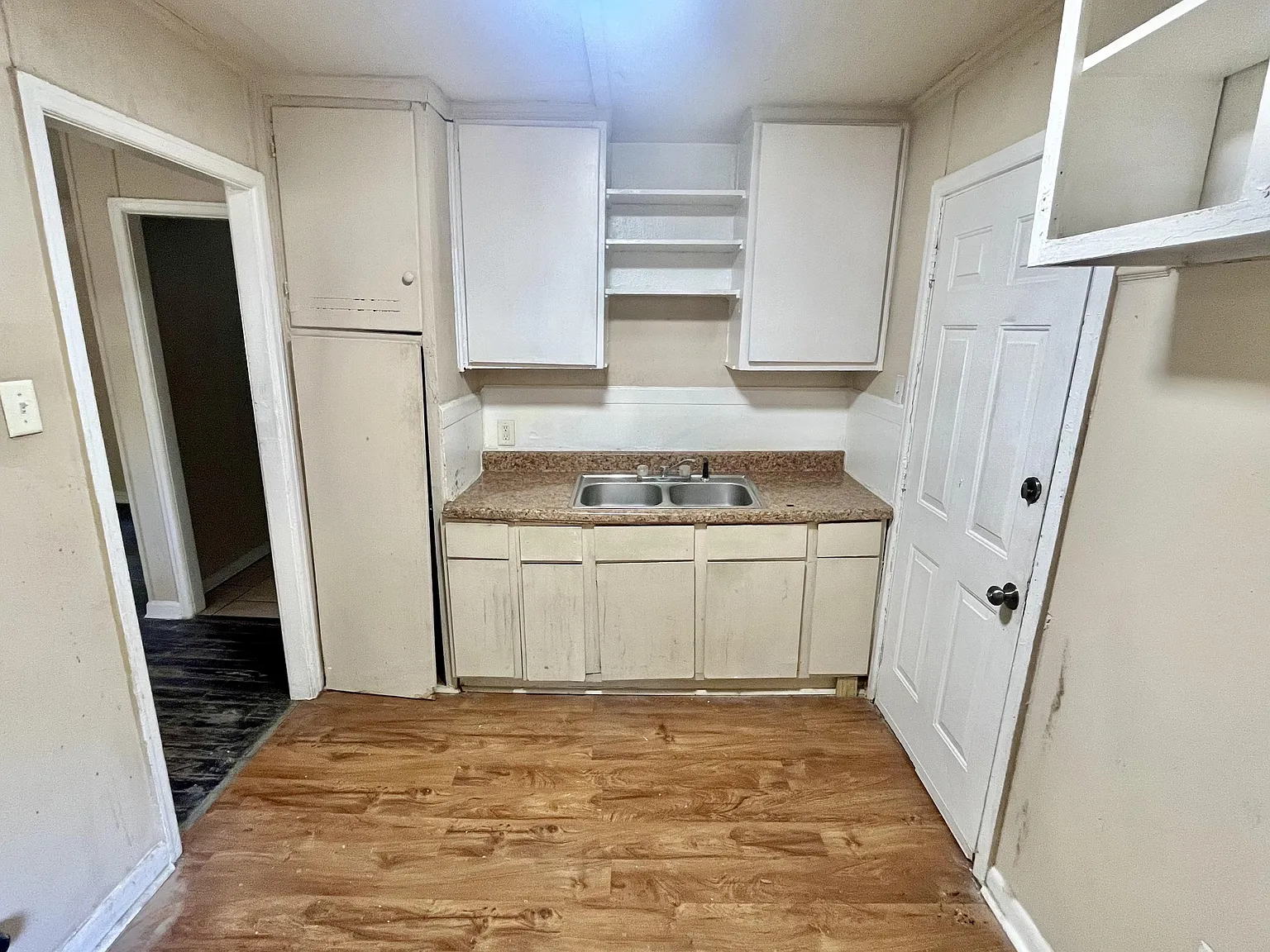 mb 3322 Greenwell Street - 1 — Photo 2