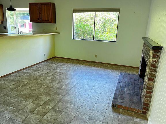 4th image of 7620 NE Meadowmeer Ln