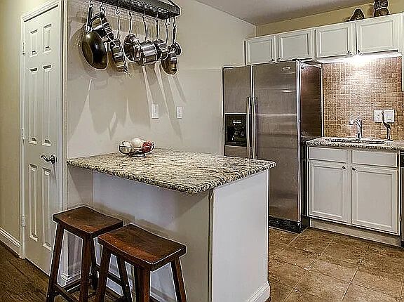 3rd image of 407 S Windomere Ave APT A