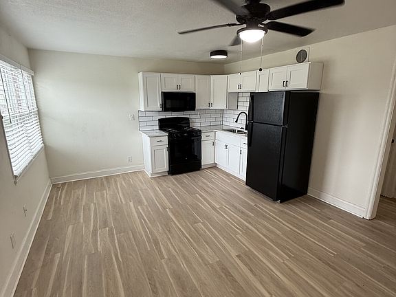 3rd image of 201 E Ocean View Ave #11432900