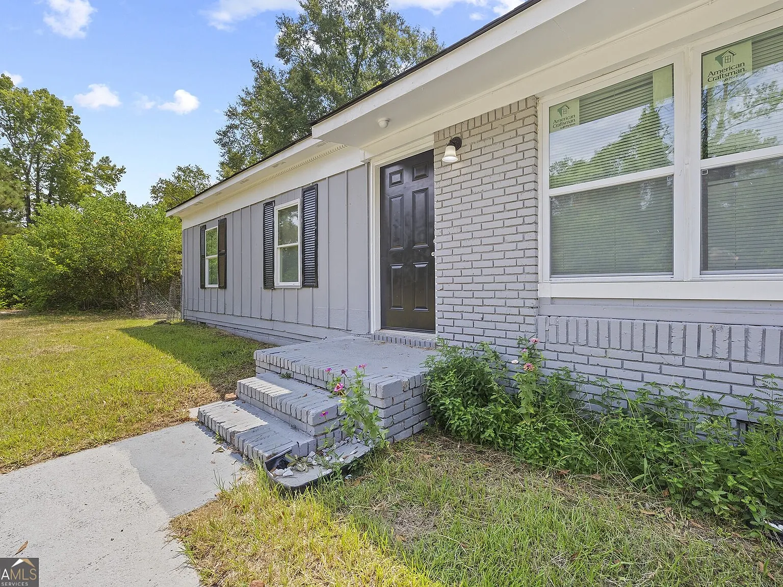 4 bed, 1.0 bath, 1000 sqft, $1,249 — Photo 3