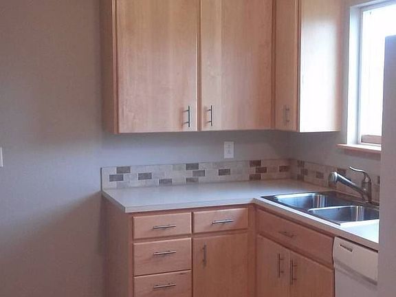 4th image of 2027 Parish St