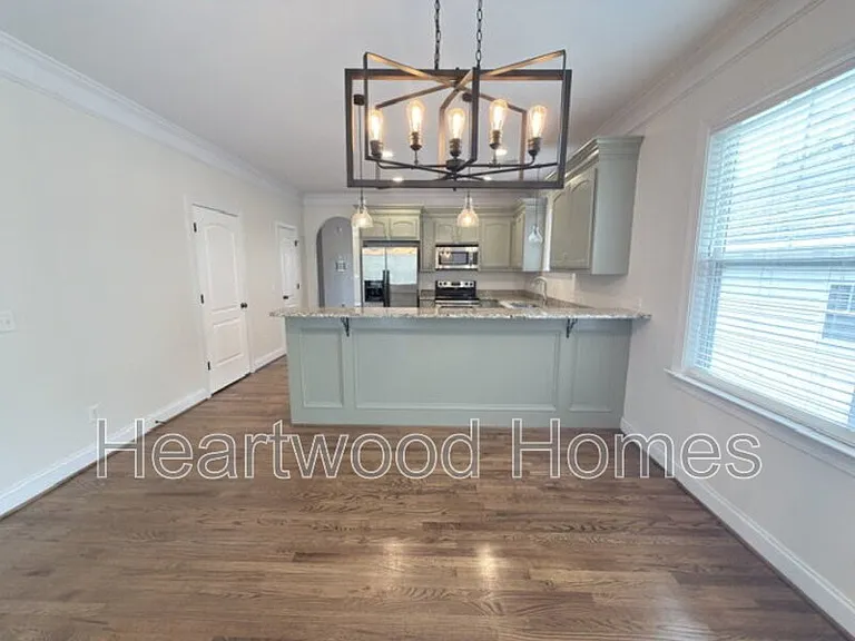 432 Jackson Ave — Photo 7