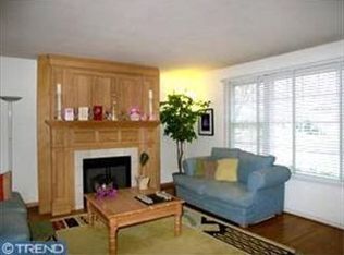 4 Wheelwright Ln, Cherry Hill, NJ 08003