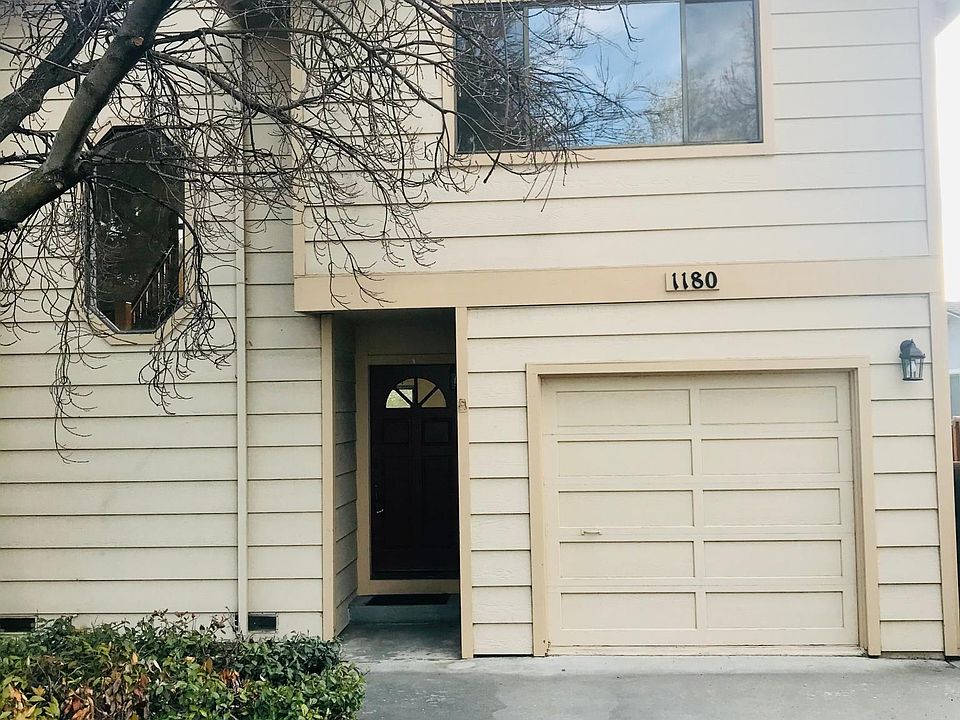Front of Duplex One car garage
