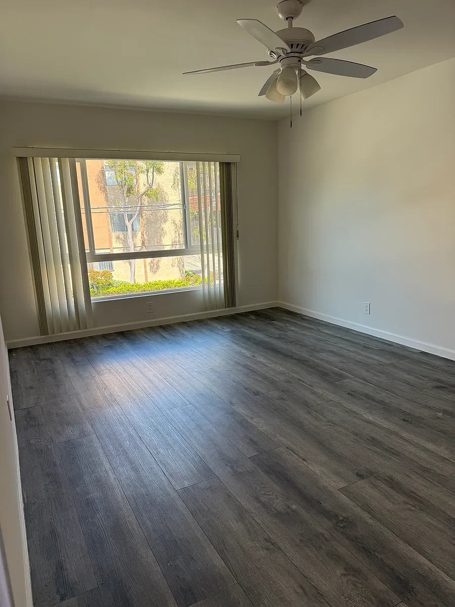 Building Photo - 1705 Thayer Ave