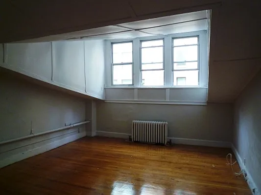 Rented by Friedman Roth Realty | media 11