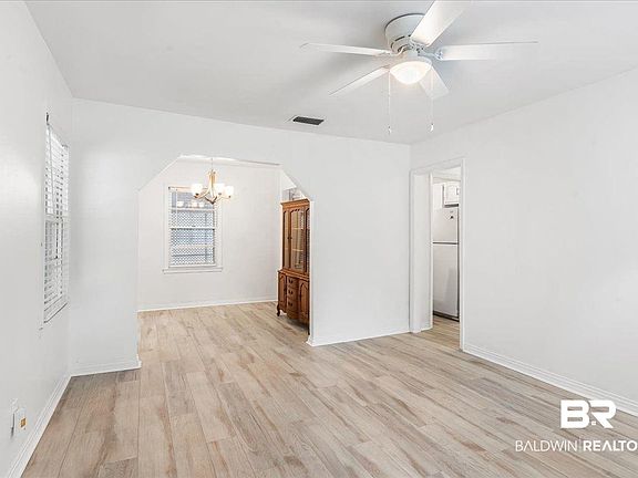 5th image of 107 Robbie Ln