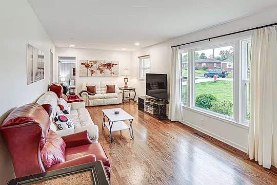 2810 Paden Dr — Photo 2