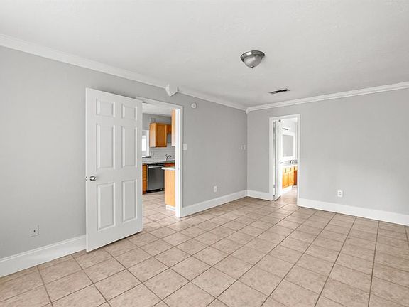 4th image of 4002 Manordale Dr